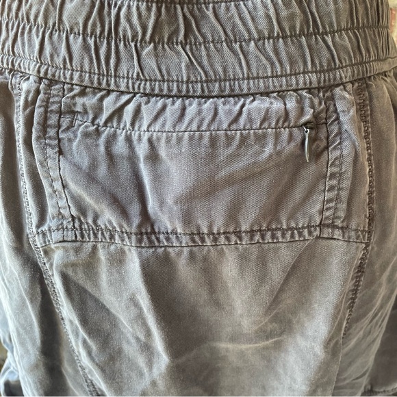 Athleta Women's Gray Ruffled Active Cargo Tennis Skirt - size L - Picture 4 of 5